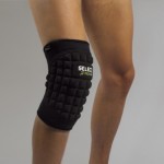 Наколенник SELECT 6205 Knee support with large pad (010) чёрный (S, M, L, XL, XXL)