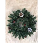 Венок ø 60 см. декоративный Creston Frosted зеленый с шишками и ягодами